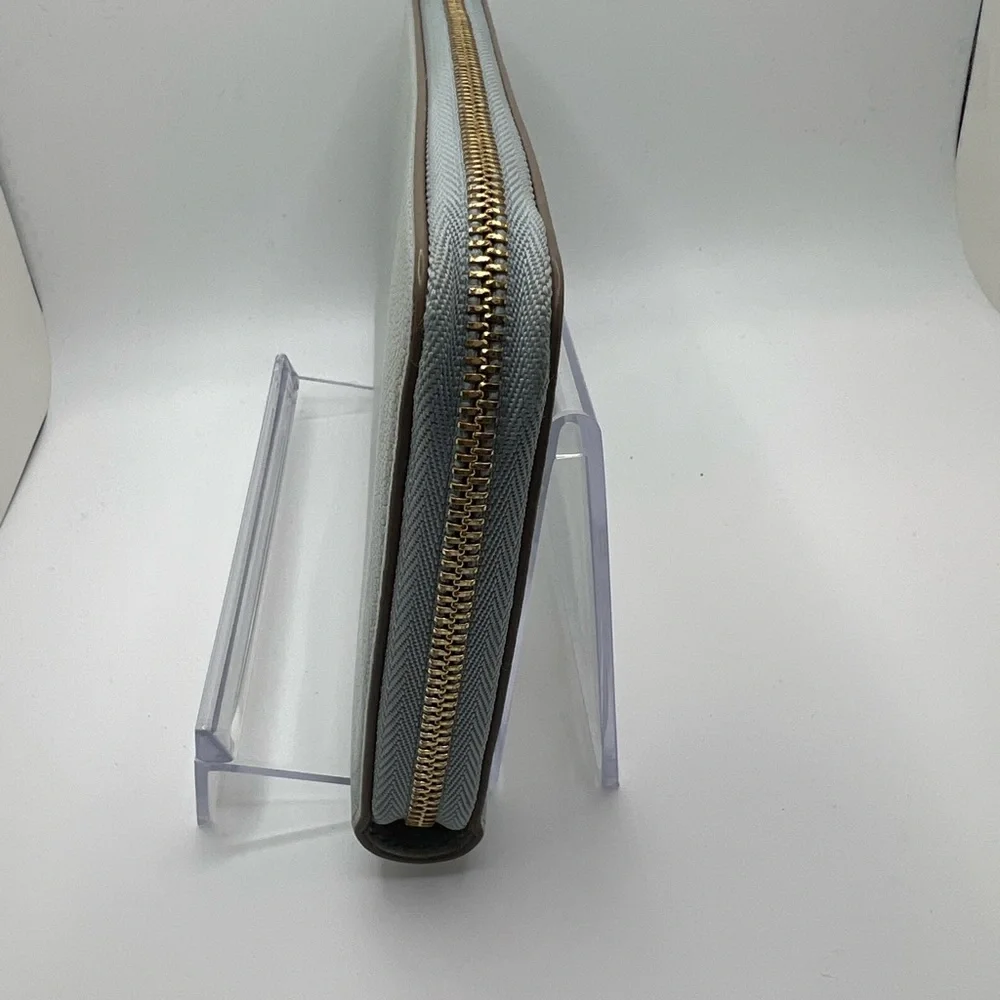 GUC Celine Leather Baby Blue Long Zip Wallet - Picture 4 of 8